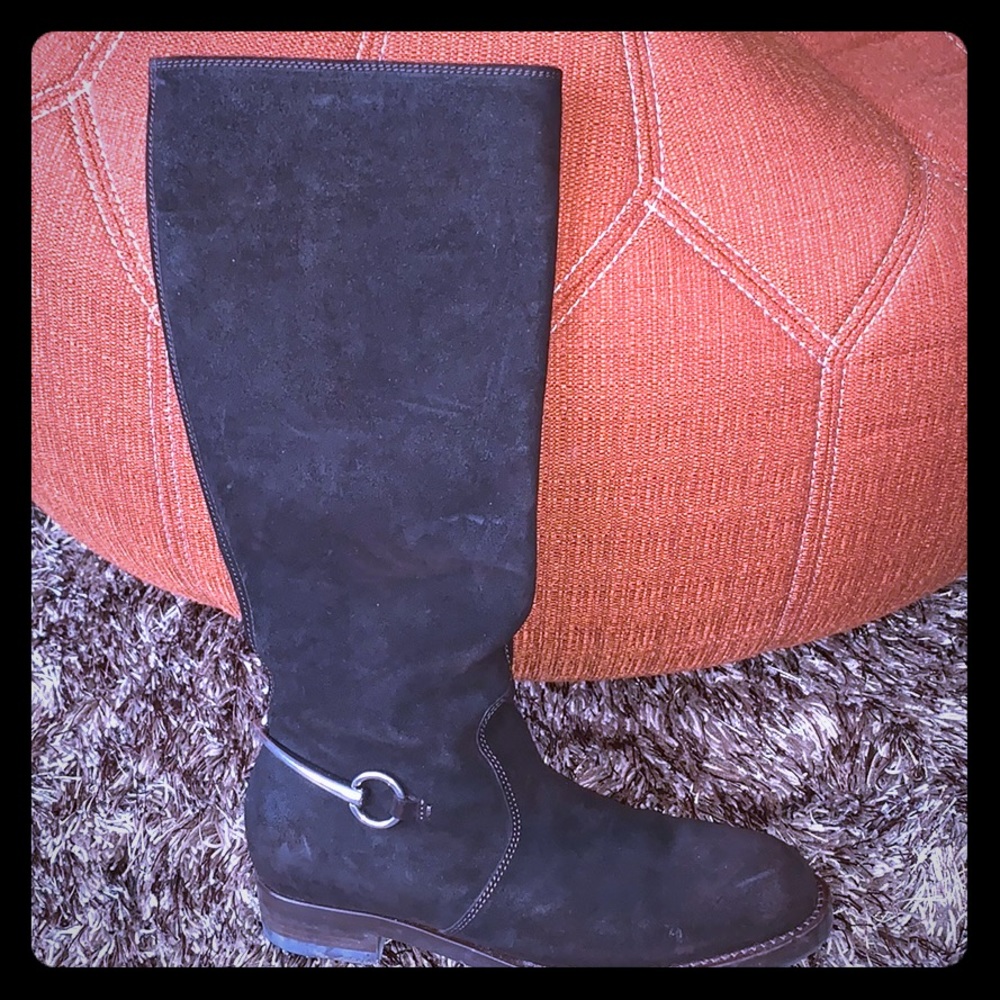 Authentic Suede Gucci boots in good condition